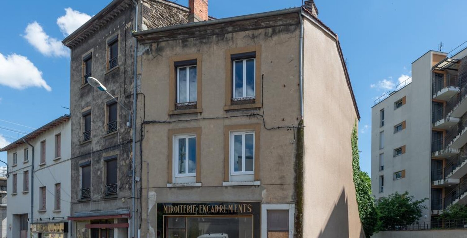Ensemble immobilier - 708 m² - Givors (69) — photo 1