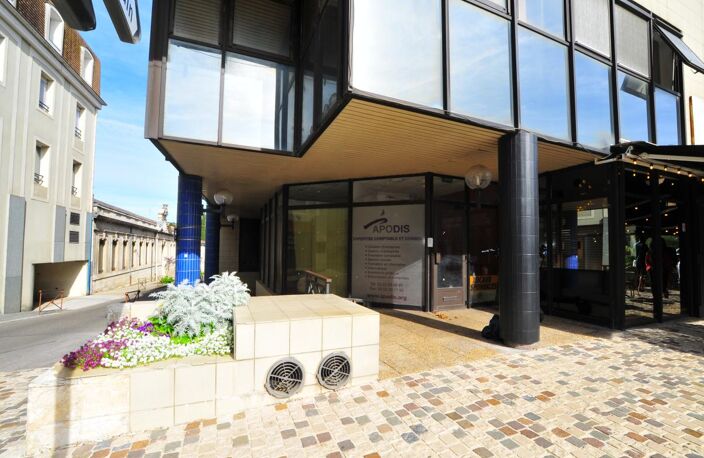 Bureaux - 205 m² - Marmande (47) — photo 2