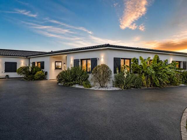Maison de 8 pièces de 244 m² à Montauban — photo du bien