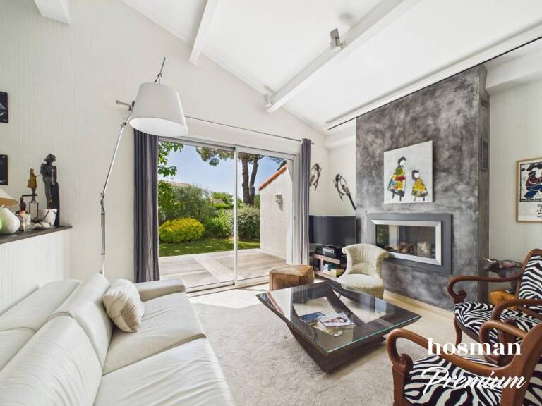 RARE Portes de la Rochelle – Propriété d’architecte avec piscine sur plus de 1 750 m² — photo 1