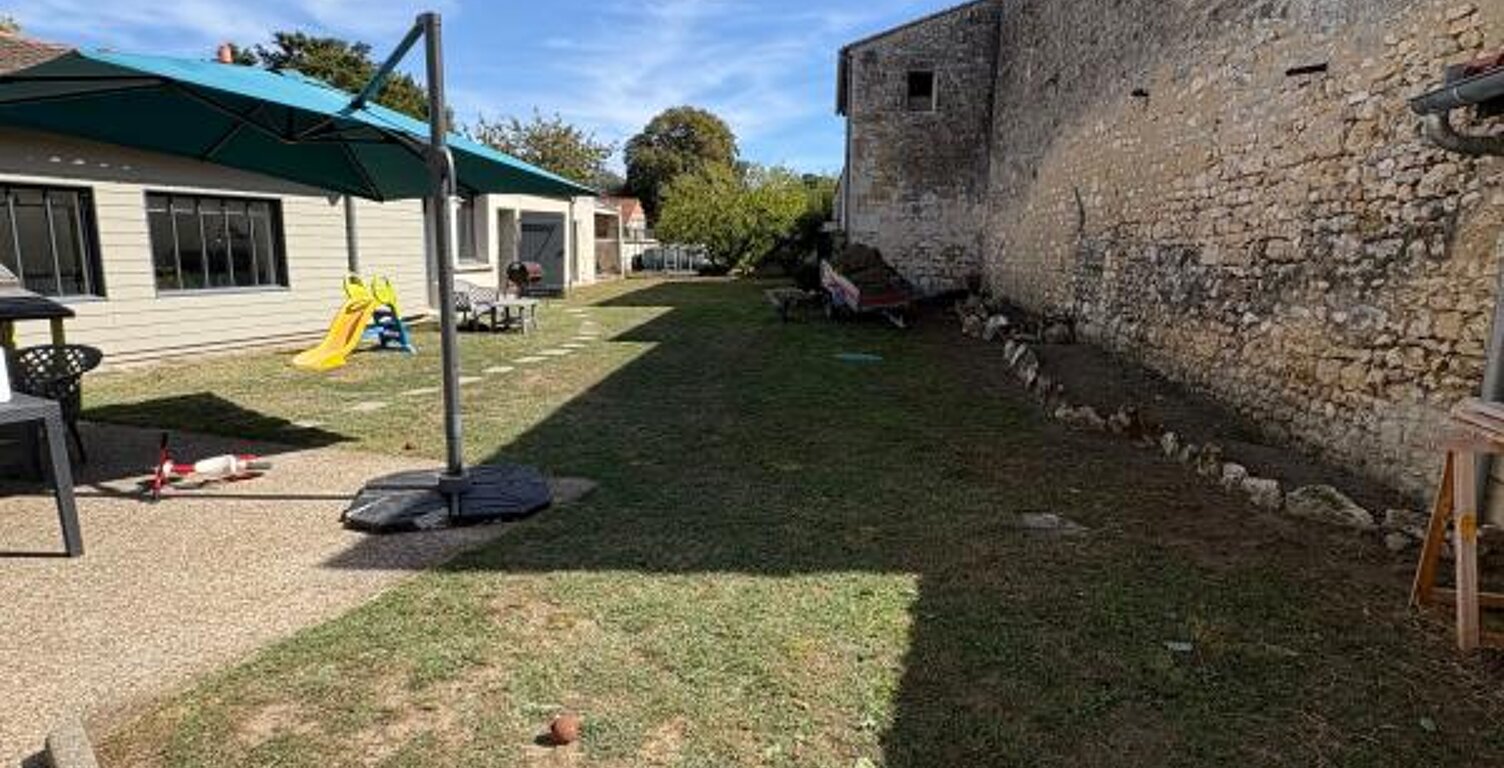 Maison À Louer — photo 1
