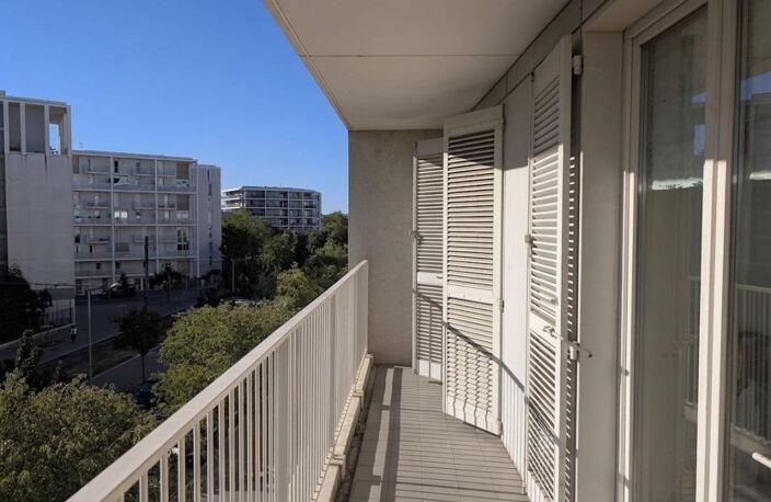 Spacieux, ensoleillé, sans vis à vis, T4 de 108m² - parking double possible — photo 2