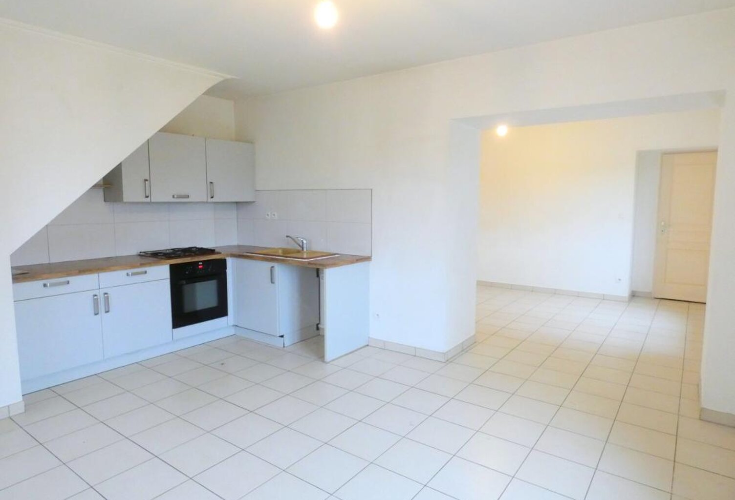 Maison À Louer — photo 1