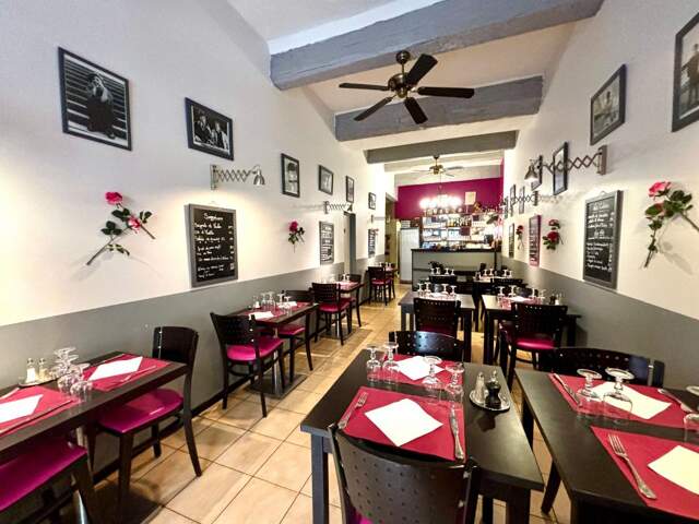 Bien Commercial À Vendre, Fond de commerce, restaurant, terrasse — photo du bien