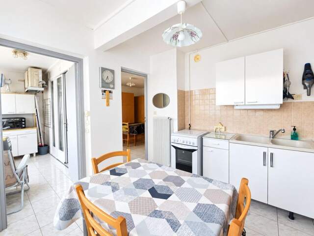 Exclusivité, appartement de 28m² climatisé avec parking privé en centre ville de Balaruc-Les-Bains — photo du bien