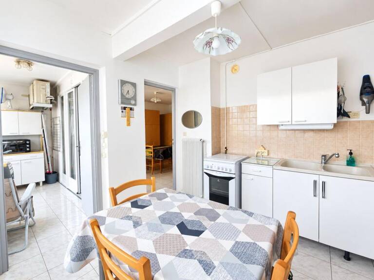 Exclusivité, appartement de 28m² climatisé avec parking privé en centre ville de Balaruc-Les-Bains — photo 1