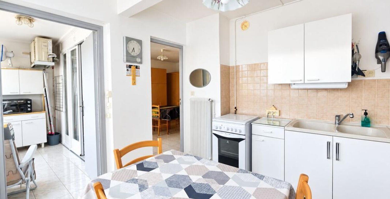 Exclusivité, appartement de 28m² climatisé avec parking privé en centre ville de Balaruc-Les-Bains — photo 1