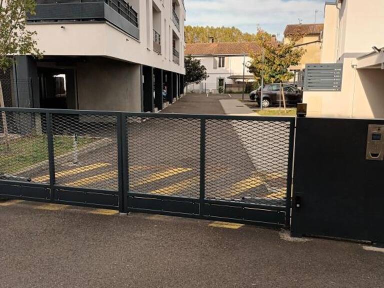 Parking À Louer — photo 1