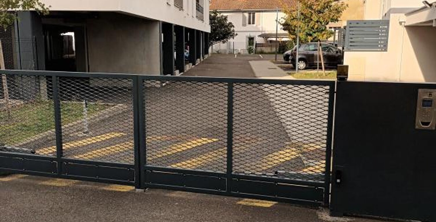 Parking À Louer — photo 1