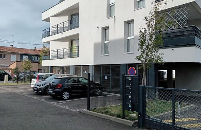 Parking À Louer — photo 2