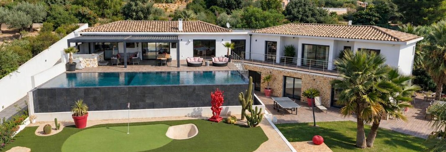 Maison 9 Pièces 350 m² à vendre à La Cadière-d'Azur (83740)