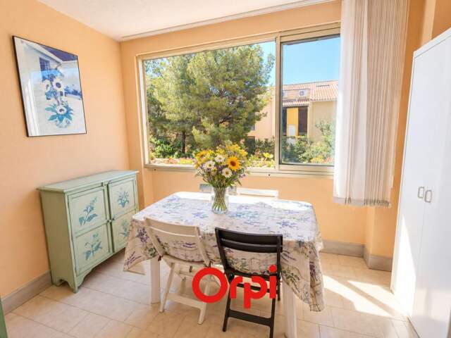BANDOL A VENDRE STUDIO AVEC LOGGIA AU CALME PROCHE CENTRE ET PLAGES — photo du bien