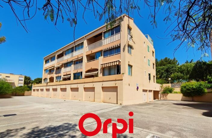 BANDOL A VENDRE STUDIO AVEC LOGGIA AU CALME PROCHE CENTRE ET PLAGES — photo 3