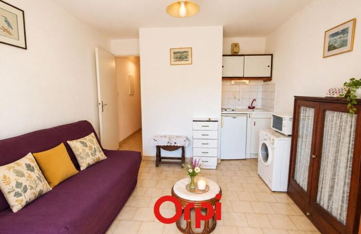 BANDOL A VENDRE STUDIO AVEC LOGGIA AU CALME PROCHE CENTRE ET PLAGES — photo 4