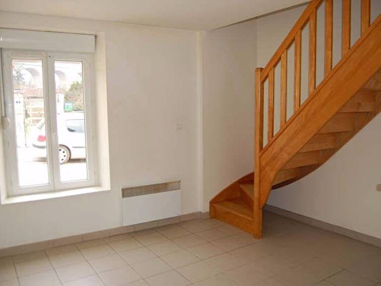 SAINT SATUR : appartement F2 (27 m²) — photo 1