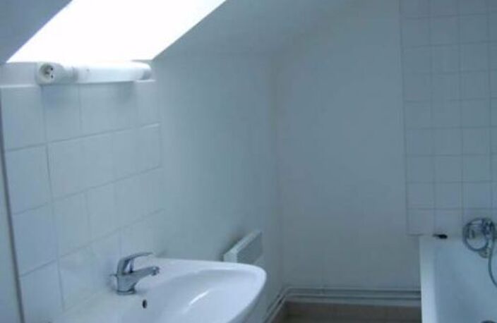 SAINT SATUR : appartement F2 (27 m²) — photo 5