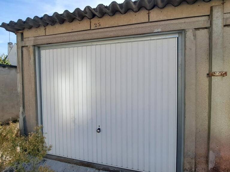 ORLÉANS – GARAGE À LOUER — photo 1