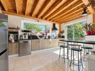 NIVILLAC – Belle maison en pierre avec grand terrain et hangar — photo 4