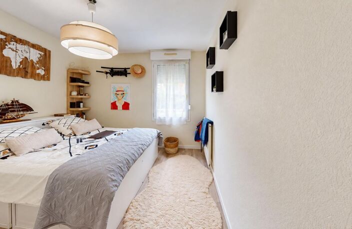 Appartement À Vendre T4 loué de 89 m² avec balcon, parking et cave — photo 4