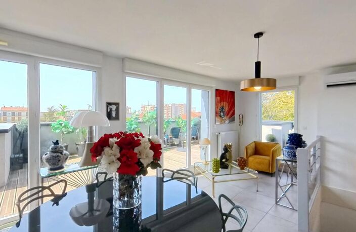 Appartement T4 112m2 À Vendre Esprit « maison sur le toit » au pied du métro Patte d’Oie terrasses 90m2
 2 places de parking en s/sol — photo 3