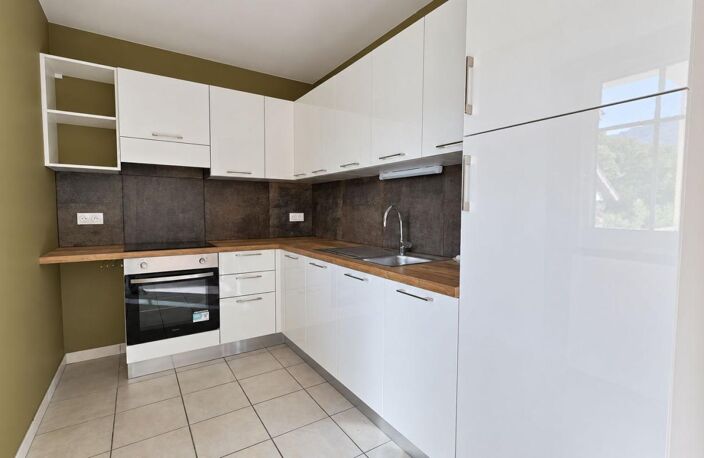 T2 de 58 m² avec terrasse, jardin, balcon, garage et cave – Centre-ville de La Roche-sur-Foron — photo 3