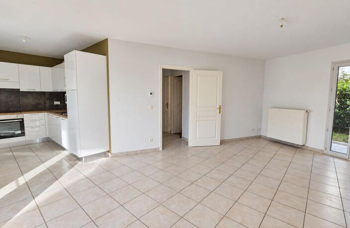 T2 de 58 m² avec terrasse, jardin, balcon, garage et cave – Centre-ville de La Roche-sur-Foron — photo 4