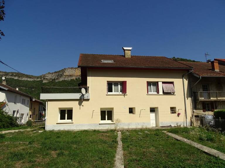 Maison Vaux Les St Claude 6 pièce(s) 185 m2 avec garage et terrain — photo 1