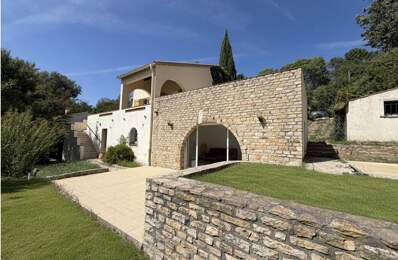 Villa de caractère  5 pièces 147 m² Piscine Vue sur le château de Salernes — photo du bien