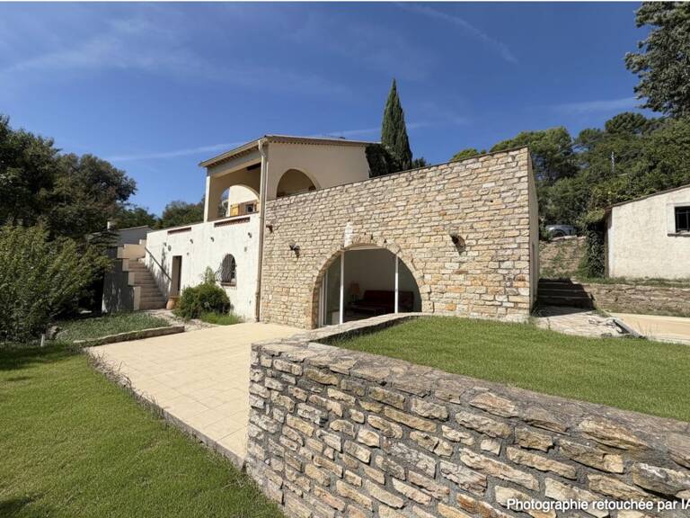 Villa de caractère  5 pièces 147 m² Piscine Vue sur le château de Salernes — photo 1