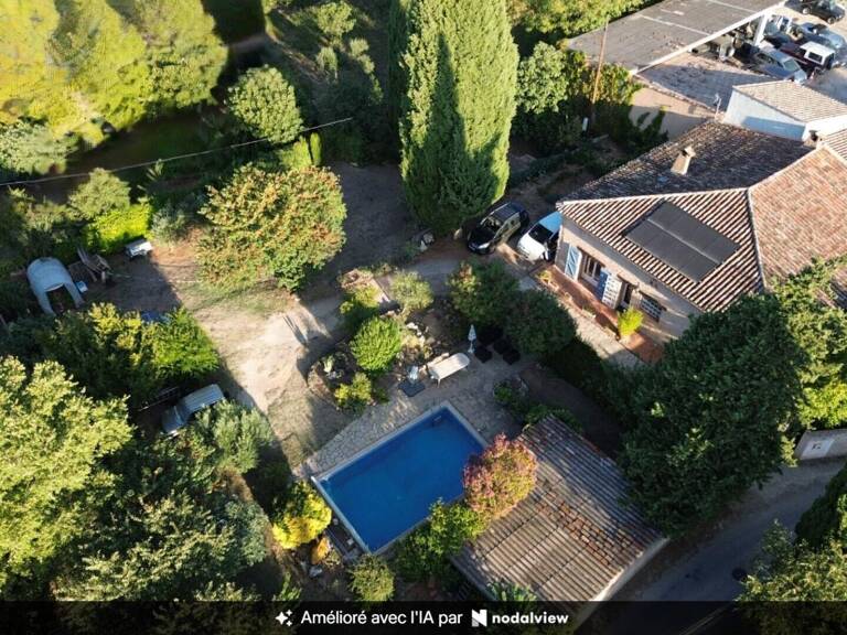 Ensemble immobilier de 396 m2 sur 3323 m2 de terrain — photo 1