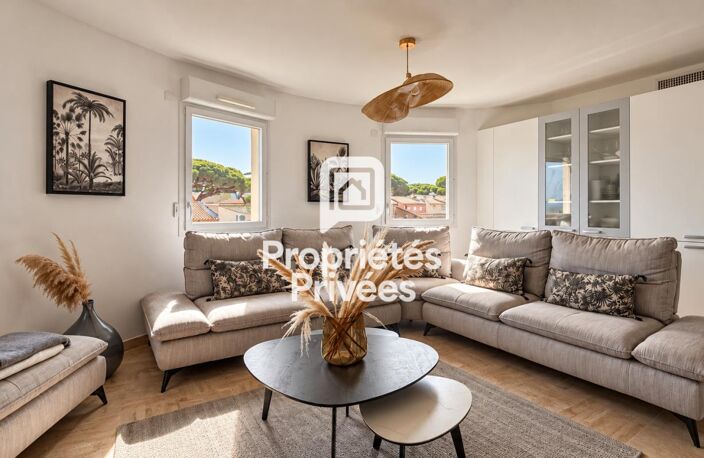 Hyères Port - T4 de 91 m2 avec terrasse, vue mer, piscine et garage — photo 2