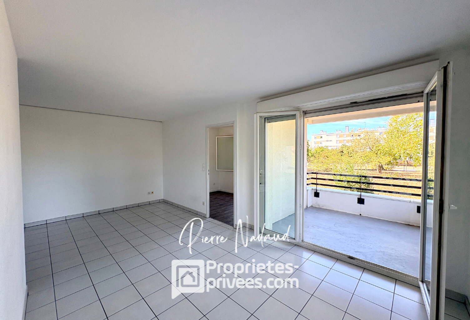 LIBOURNE - SECTEUR GARDEROSE - T2 BIS AVEC BALCON ET PARKING — photo 1