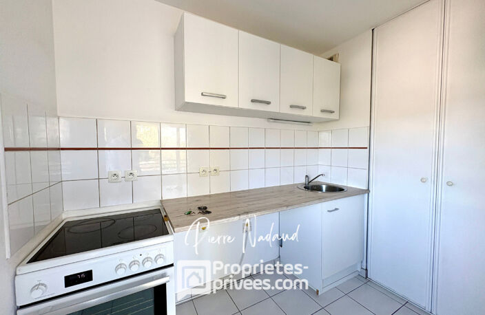LIBOURNE - SECTEUR GARDEROSE - T2 BIS AVEC BALCON ET PARKING — photo 3