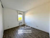 LIBOURNE - SECTEUR GARDEROSE - T2 BIS AVEC BALCON ET PARKING — photo 4
