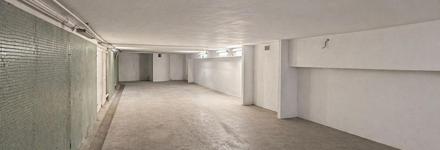 Garage  155 m² à vendre à Saint-Raphaël (83700)