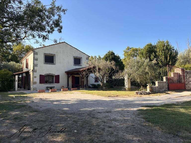 ARLES MAS de 9 pièces  de 202 m²   avec dépendance , garage — photo 1