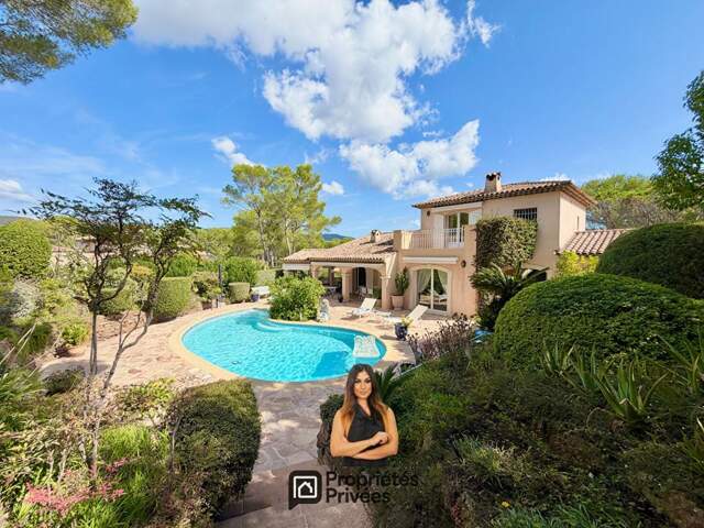Villa plein Golf Saint Raphael 6 pièces 172 m2, jardin paysager et piscine — photo du bien