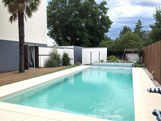 Maison - 7 pièces - 168 m² - Centre bourg — photo du bien