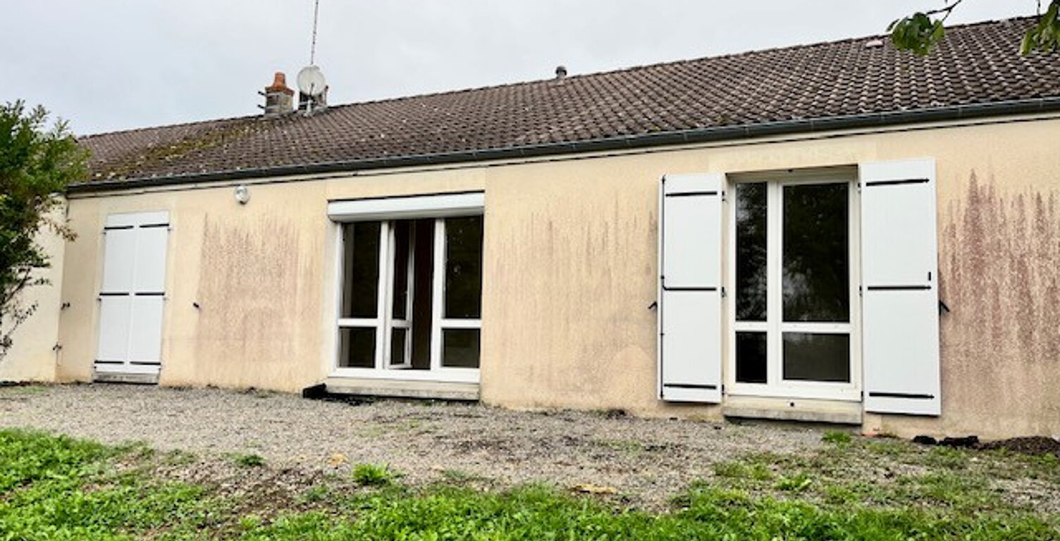 Leasing Maison 4  pièces 86 m² Thevet-Saint-Julien — photo 1