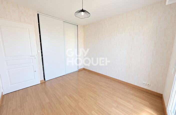 SAINT CYR CENTRE AU CALME — photo 3