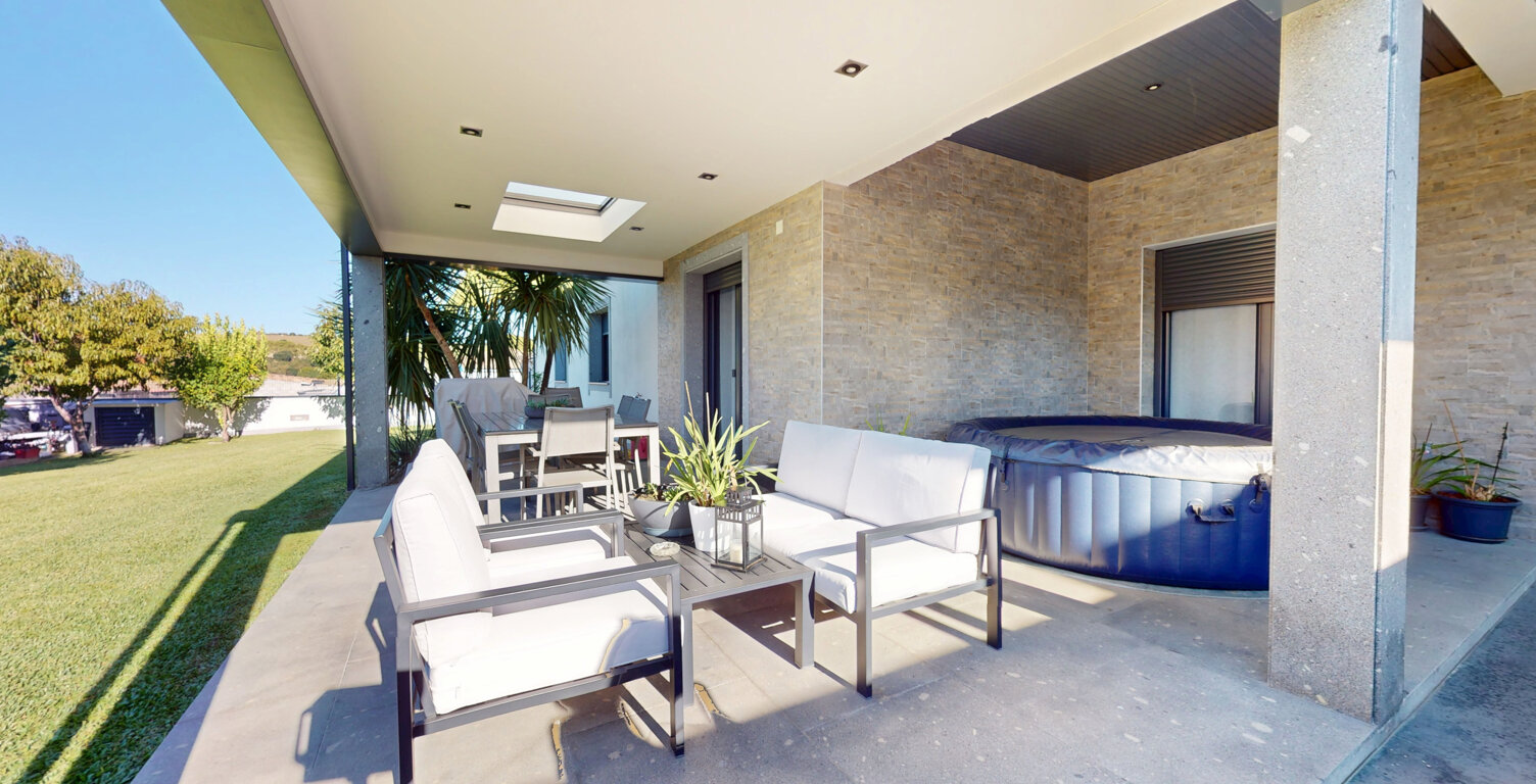 Superbe Villa 5 pièces avec double garage et jardin 700 m2 à — photo 1