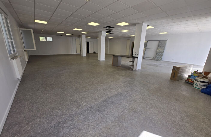PAMIERS-LOCAL COMMERCIAL 285 m2 — photo 2