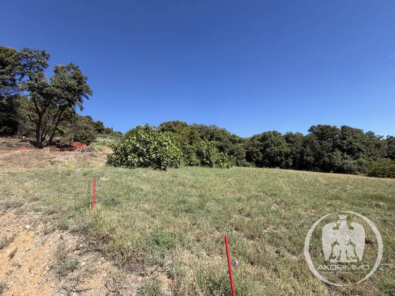 TERRAIN CONSTRUCTIBLE - Saint Laurent du Var — photo 1