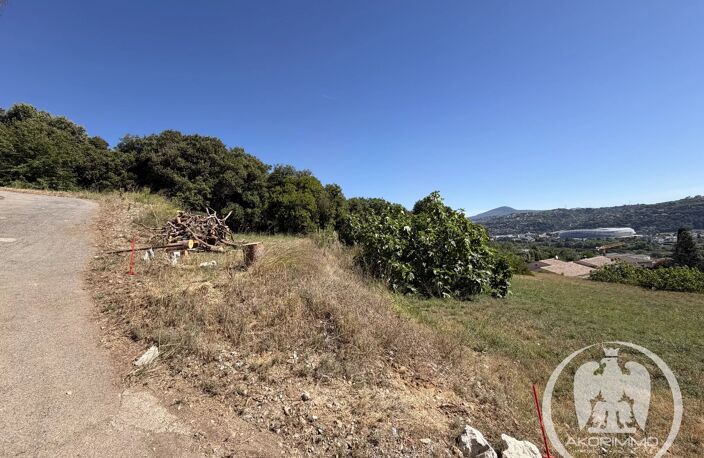 TERRAIN CONSTRUCTIBLE - Saint Laurent du Var — photo 3