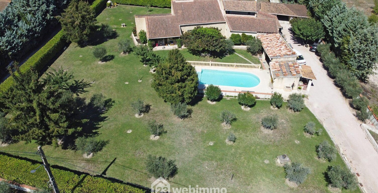 Villas - 209m² - GRAVESON — photo 1