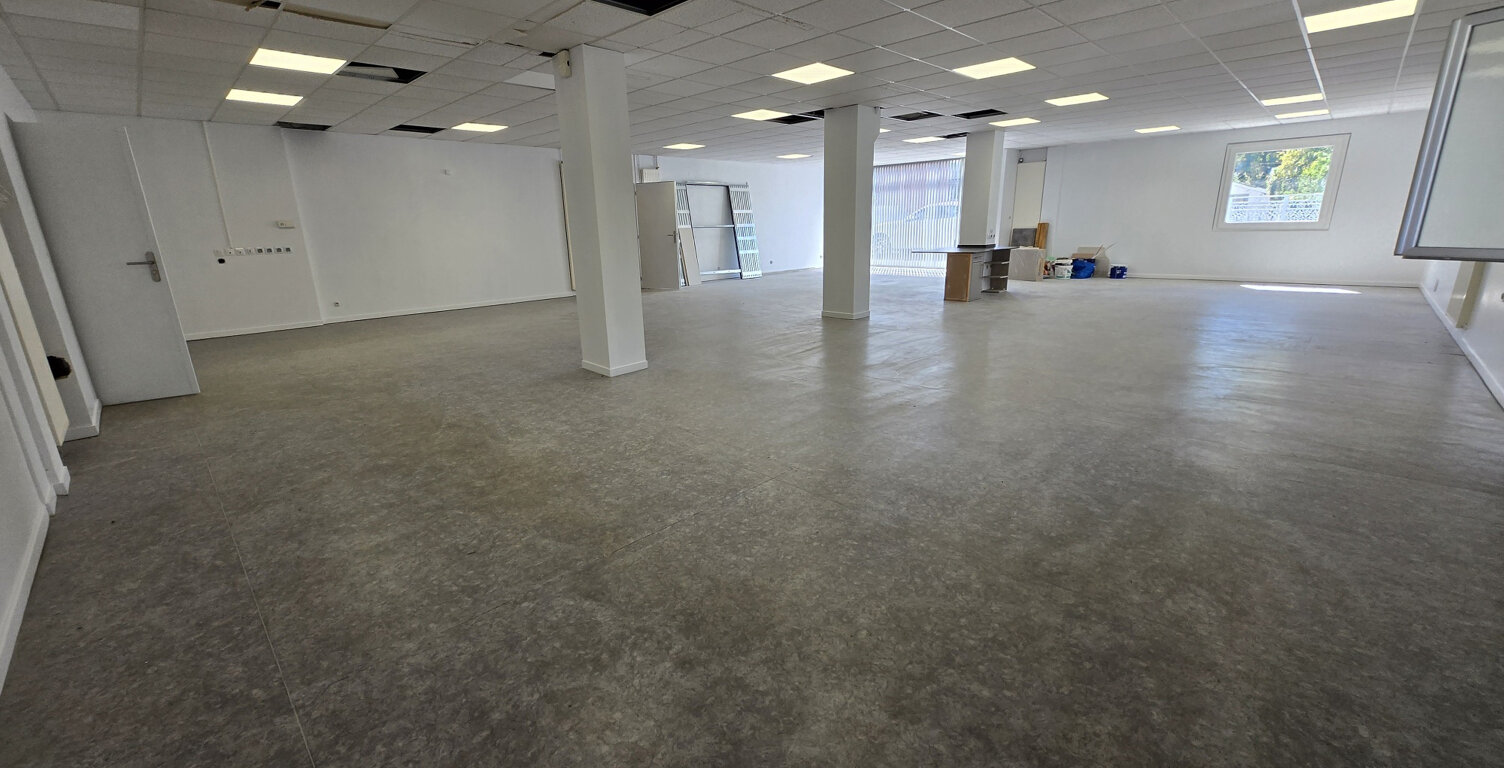 PAMIERS-LOCAL COMMERCIAL 285 m2 — photo 1