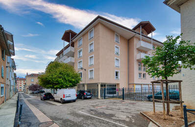 T4 AVEC TERRASSE ET GARAGE  - VOIRON CENTRE AU CALME — photo du bien