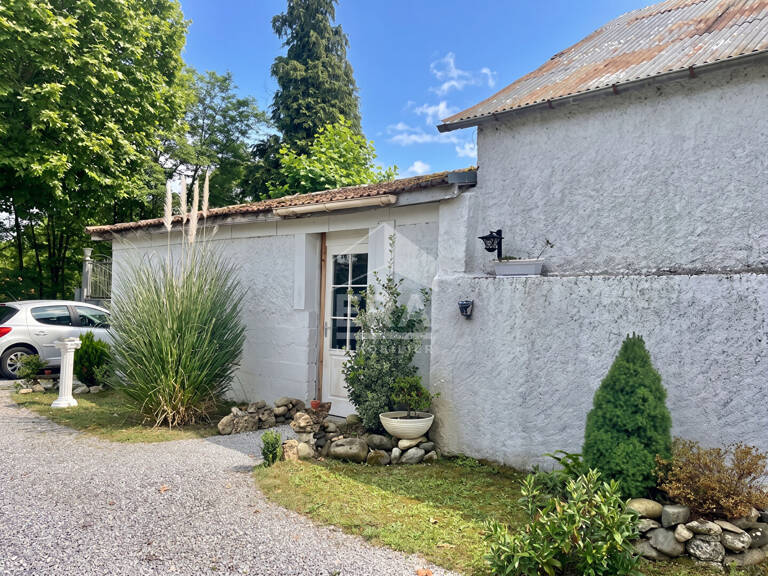 Lestelle-Bétharram : Maison plain-pied de 80 m² avec jardin et garage — photo 1