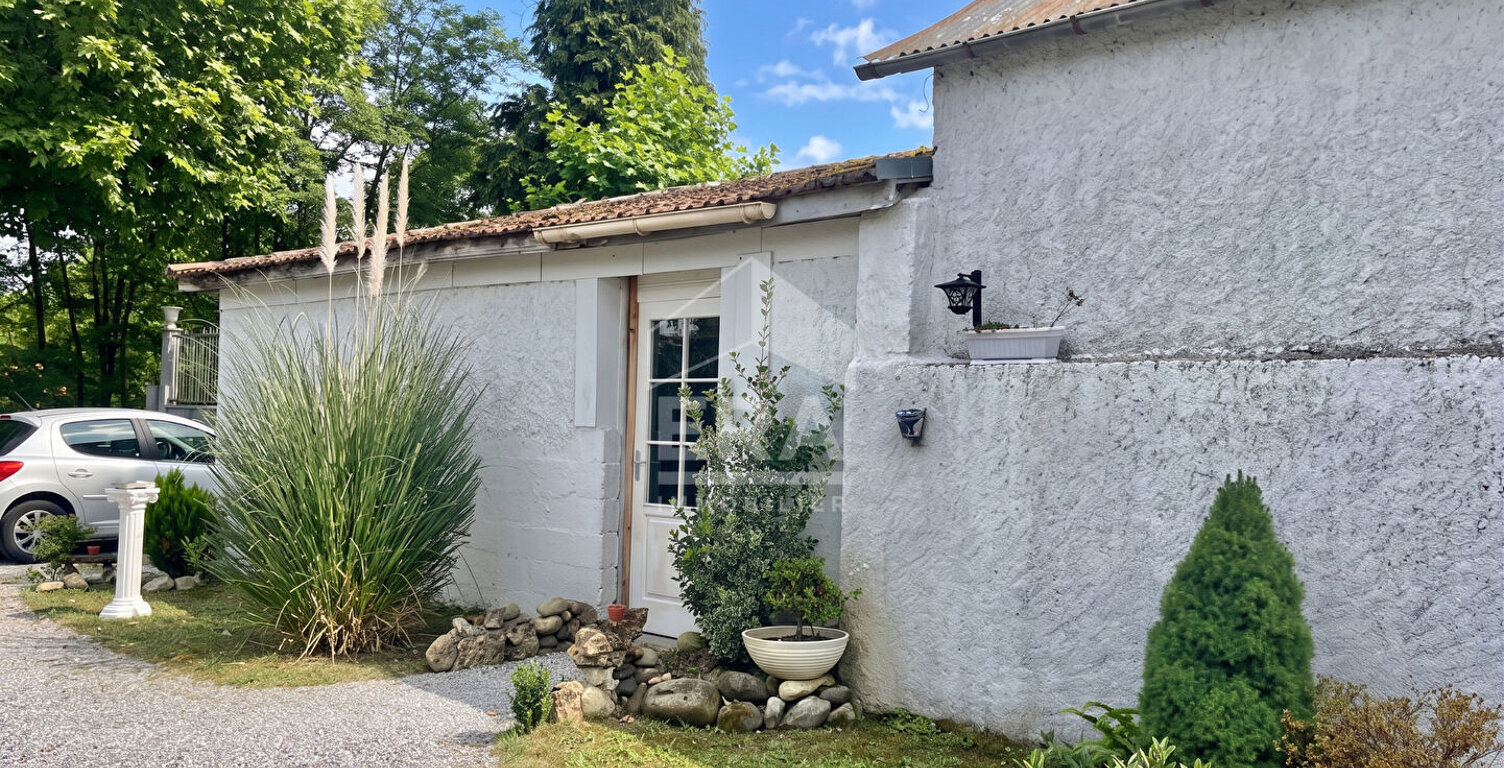 Lestelle-Bétharram : Maison plain-pied de 80 m² avec jardin et garage — photo 1