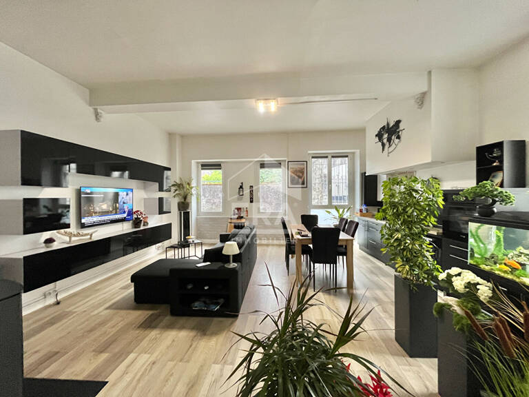 Lestelle-Bétharram : Maison plain-pied de 80 m² avec jardin et garage — photo 1